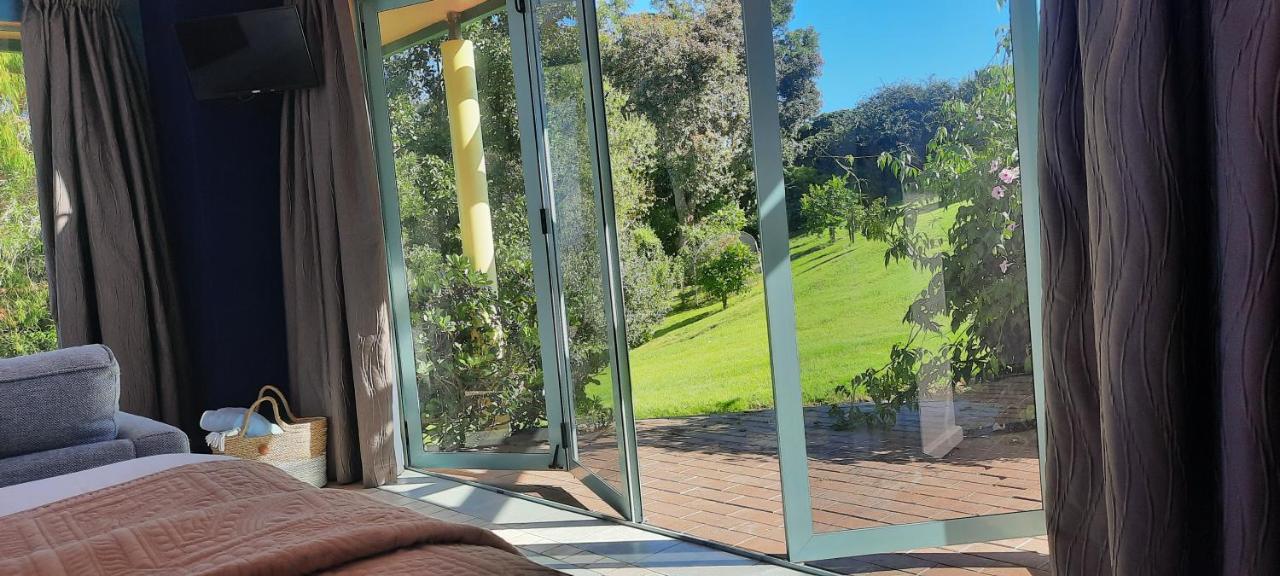 The Quarters Ocean-View Chalet Gisborne Eksteriør billede